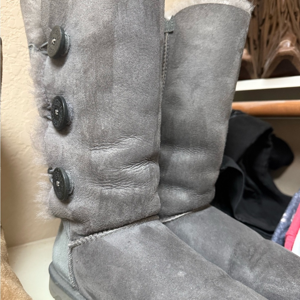 Women's Gray Uggs